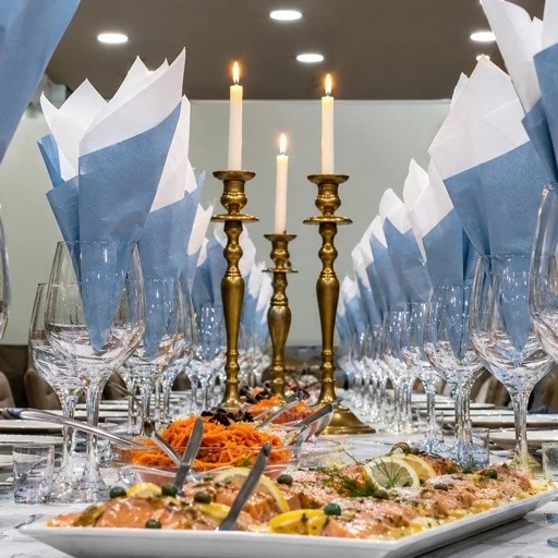 Table de Chabbat au Beth Loubavitch